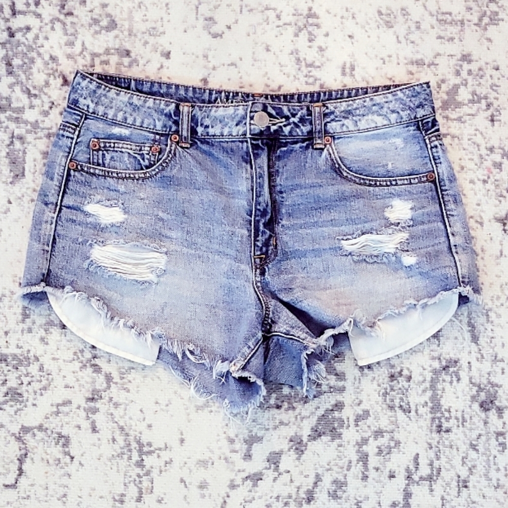 American Eagle Hi Rise Festival Shorts 14
